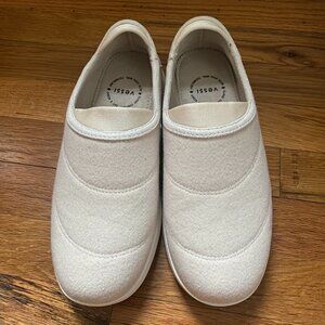 Vessi 100% waterproof Sunday walnut beige slippers size M8